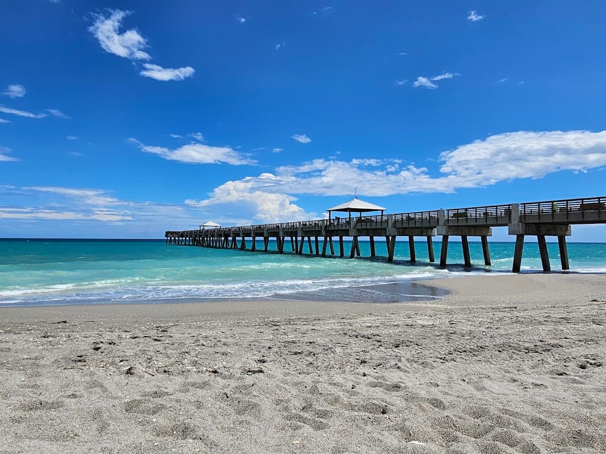 Juno Pier surf spot