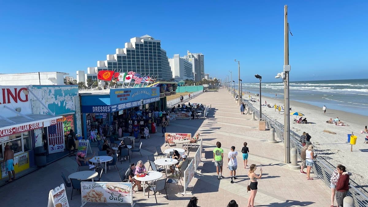 Main Street Pier surf spot